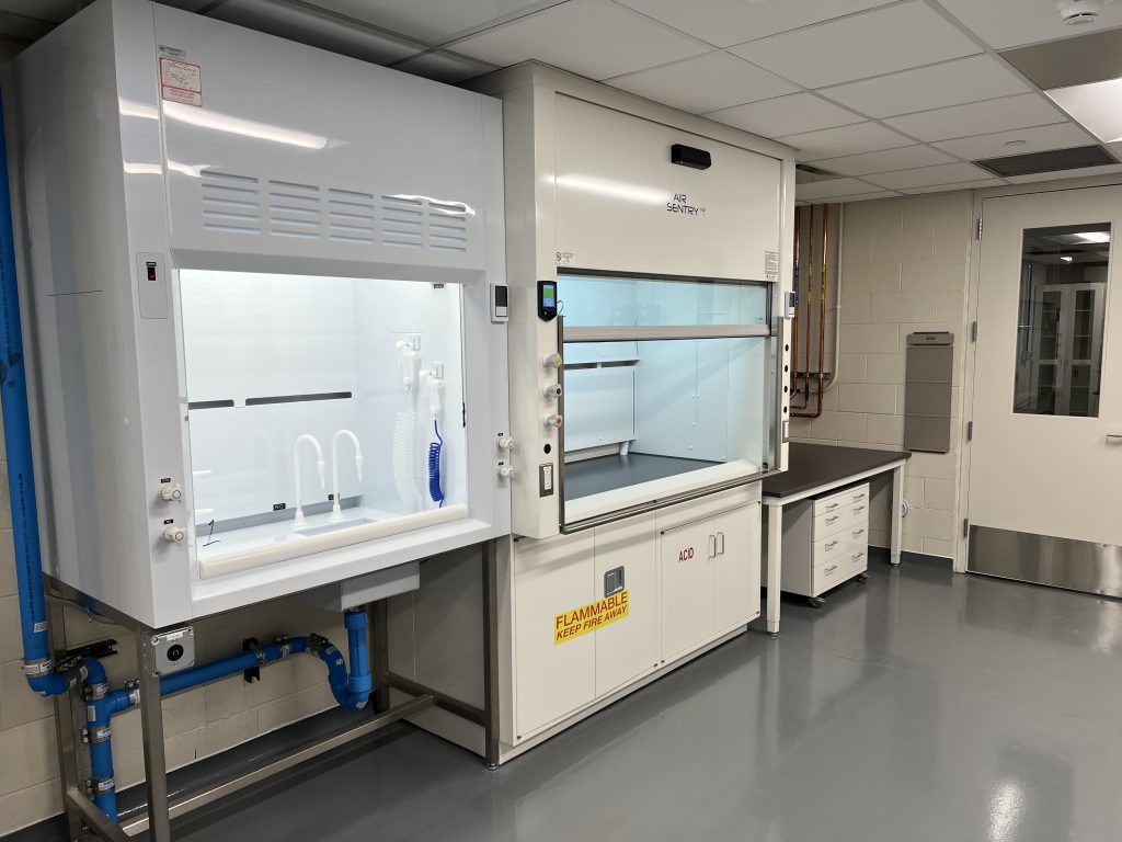 Qubit synthesis and preparation lab